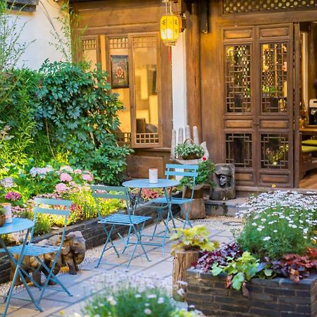 Big Tree Guesthouse - Naxi Old Style ليجيانغ المظهر الخارجي الصورة
